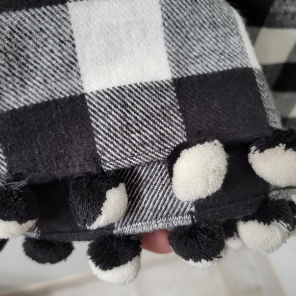 J Crew Rectangle Blanket Scarf with Pom Poms Black and White Check - Picture 5 of 10